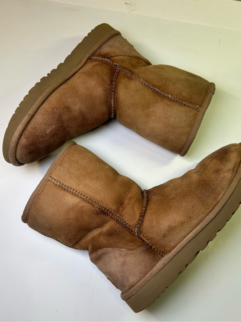 UGG Classic Short II Boots - Chestnut Brown Suede Shearling - Women's Size 7 - Picture 6 of 16